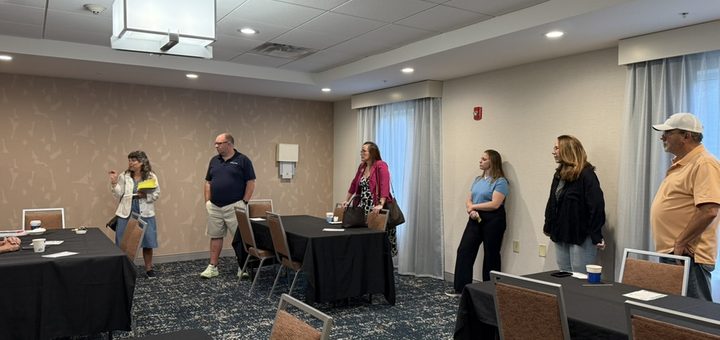 Hampton Inn Chamber